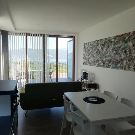 Апартаменты In Cima Al Bosco Leggiuno